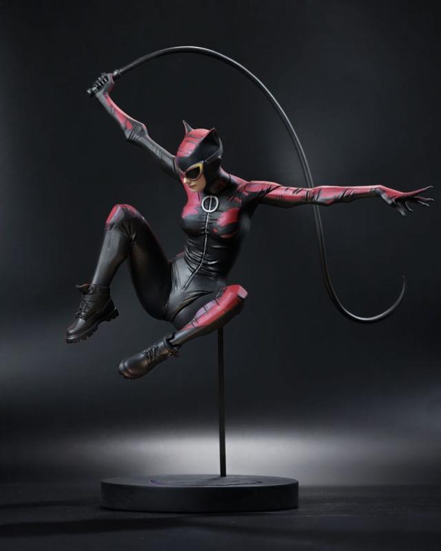 DC Designer Series Statue 1/6 Catwoman by Jock 33 cm 1