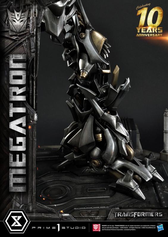 Transformers: Megatron 84 cm Museum Masterline Statue - P1
