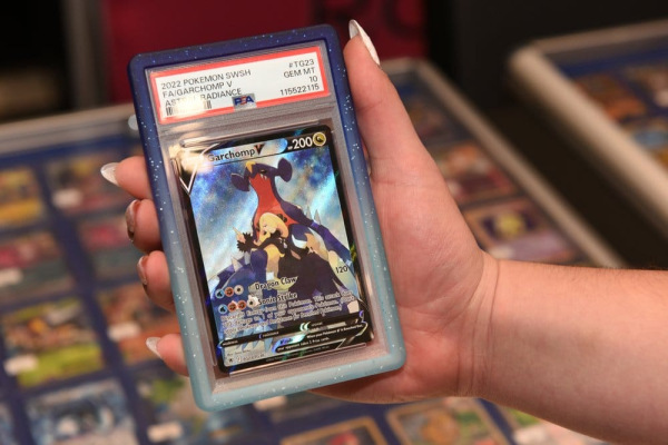 Evoretro Bumper for PSA Graded Card Slab Gradient Light Blue-Dark Blue Glitter 1