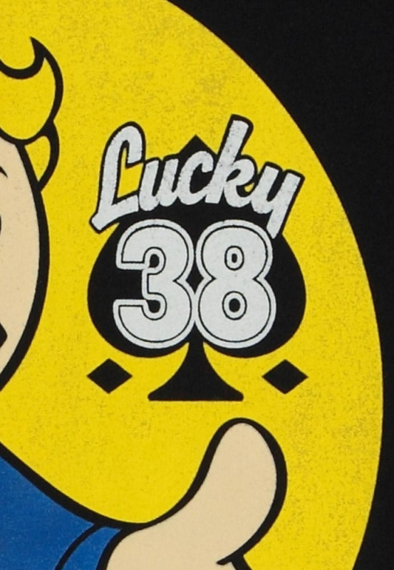 Fallout T-Shirt Lucky 38 Dice 4