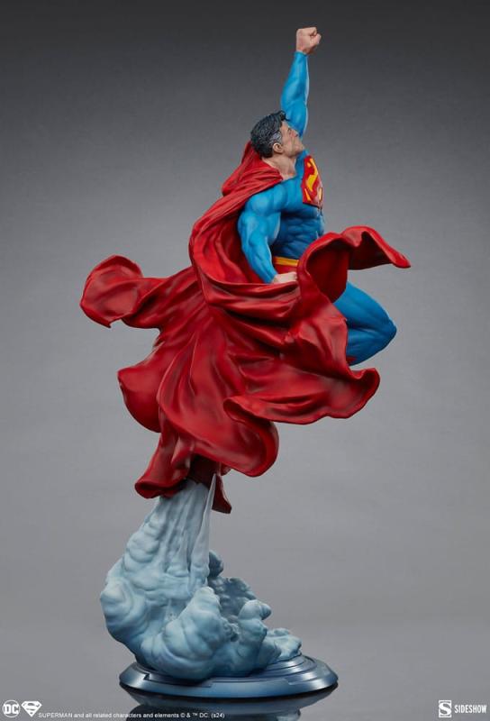 DC Comics Premium Format Statue Superman 84 cm