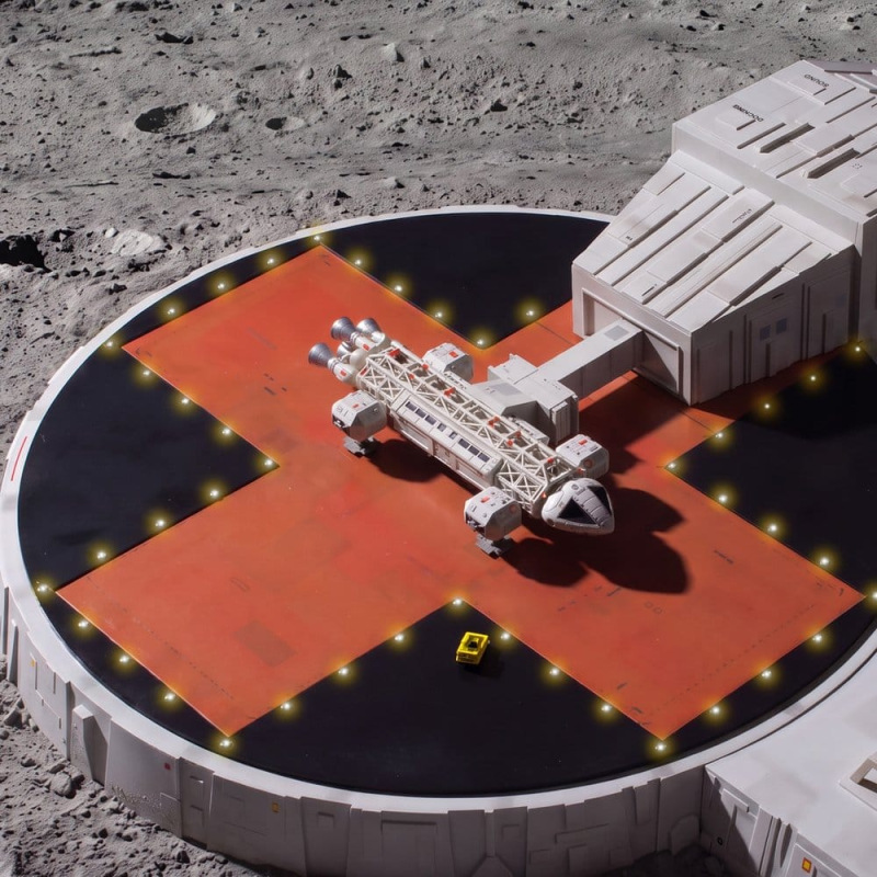 Space 1999 Playset Landing Pad (with Eagle Transporter) 46 cm 4