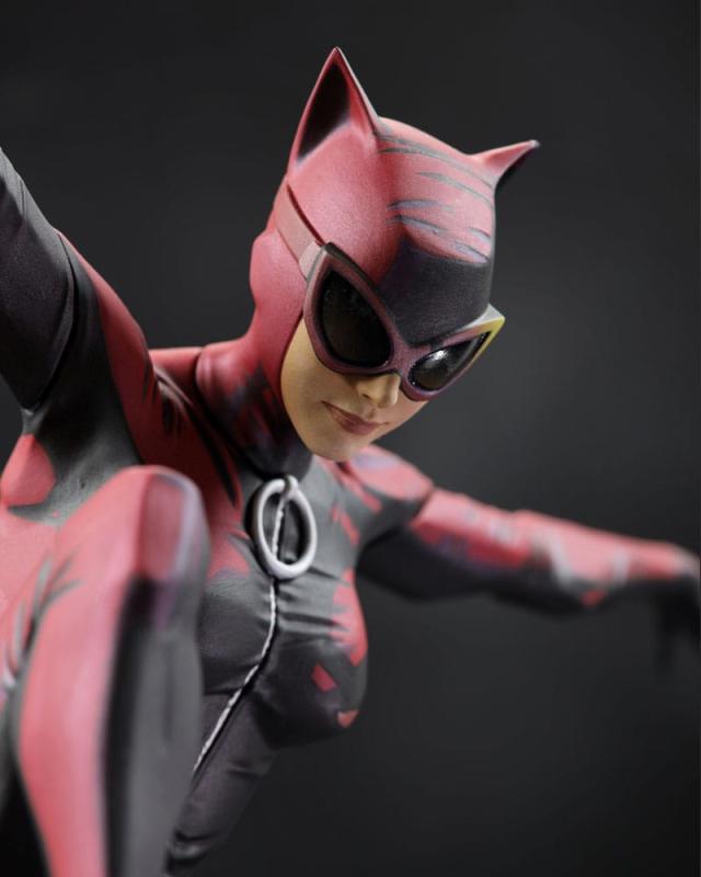 DC Designer Series Statue 1/6 Catwoman by Jock 33 cm 3