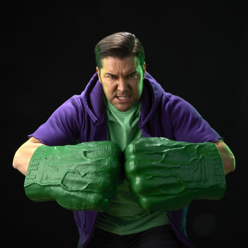 The Incredible Hulk Marvel Legends Premium Roleplay Fists 13