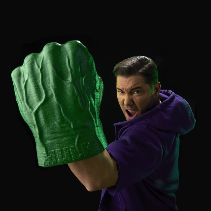The Incredible Hulk Marvel Legends Premium Roleplay Fists 8
