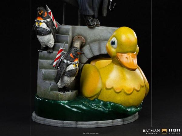 Batman Returns: Penguin 1/10 Deluxe Art Scale Statue - Iron Studios