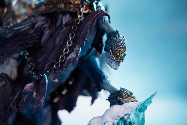 World of Warcraft Statue The Lich King & Invincible 68 cm 5