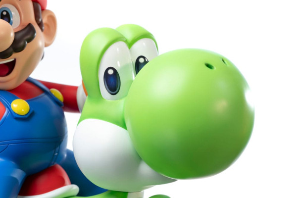 Super Mario Statue Mario & Yoshi 48 cm 11