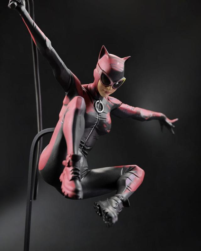 DC Designer Series Statue 1/6 Catwoman by Jock 33 cm 2