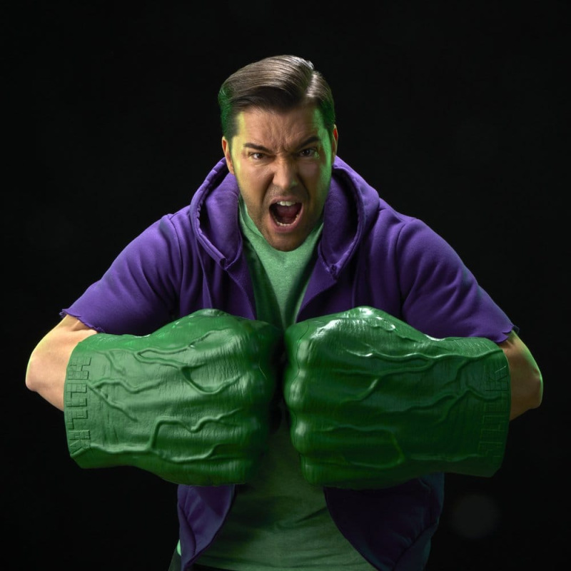 The Incredible Hulk Marvel Legends Premium Roleplay Fists 6