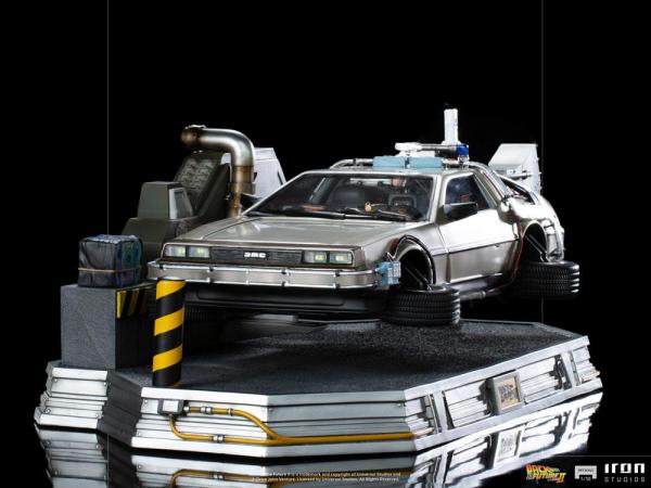 Back to the Future II: DeLorean 1/10 Art Scale Statue - Iron Studios