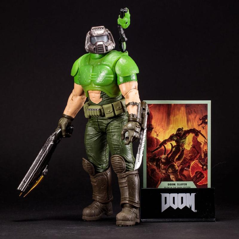 Doom Eternal Action Figure Doom Slayer Classic (Glow In The Dark Edition) Gold Label 18 cm