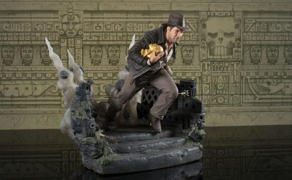 Indiana Jones: Raiders of the Lost Ark Deluxe Gallery PVC Statue Escape with Idol 25 cm 3