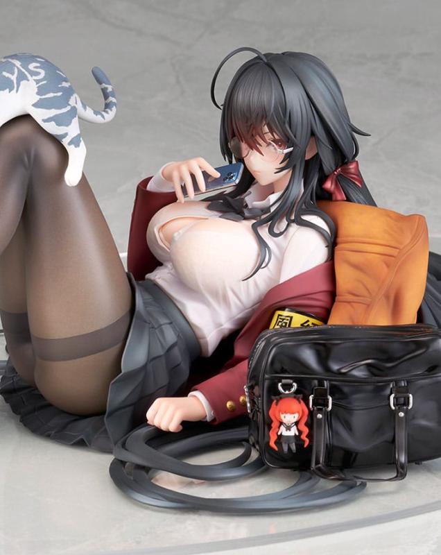 Azur Lane PVC Statue 1/7 Taiho Sweet Time After School Ver. 32 cm 13