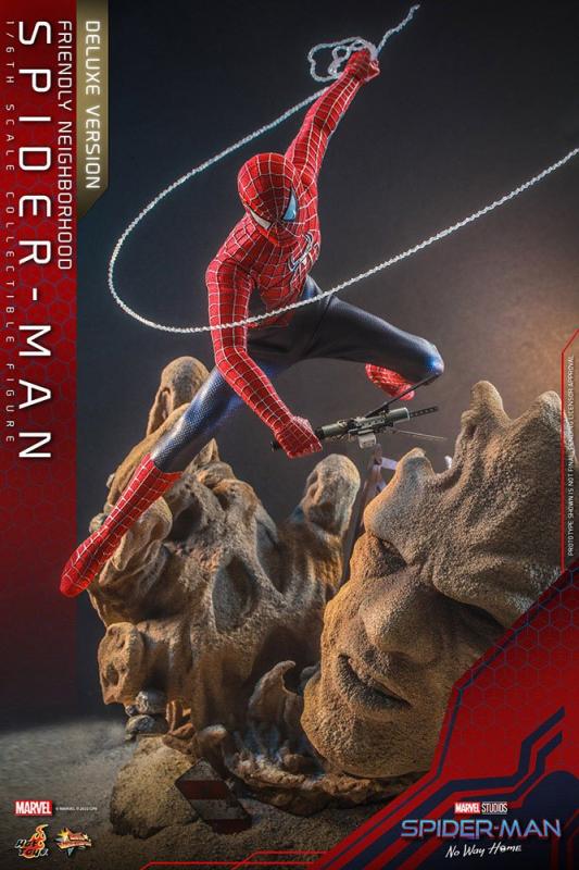 SpiderMan No Way Home: Friendly Neighborhood SpiderMan 1/6 Deluxe Action Figure - Hot Toys
