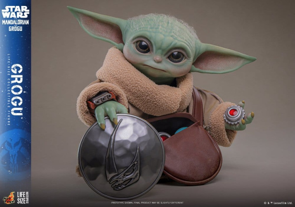 Star Wars: The Mandalorian & Grogu Life-Size Figure Grogu 38 cm 5