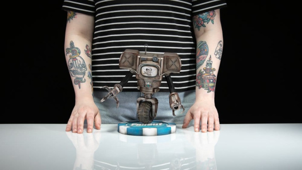 Fallout (Amazon) PVC Figure Victor the Securitron 25 cm 13