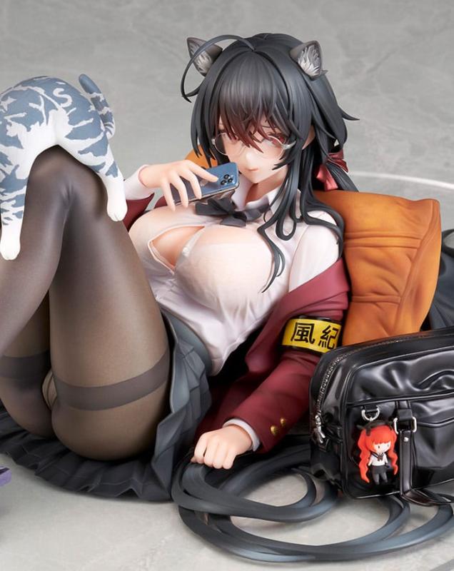 Azur Lane PVC Statue 1/7 Taiho Sweet Time After School Ver. 32 cm 6