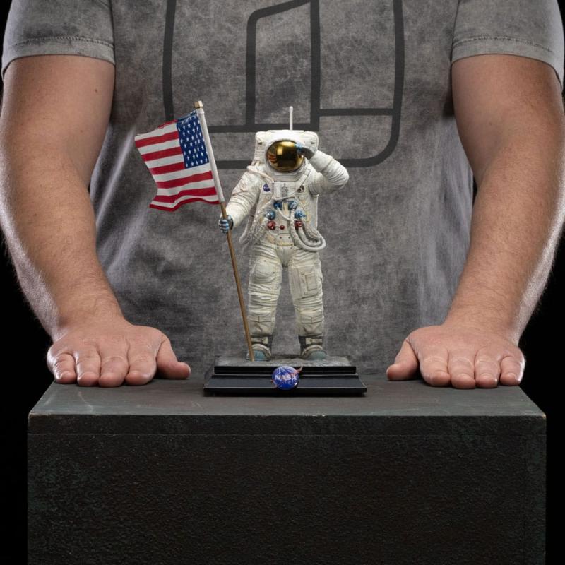 NASA Art Scale Statue 1/10 Apollo 11 Astronaut 23 cm