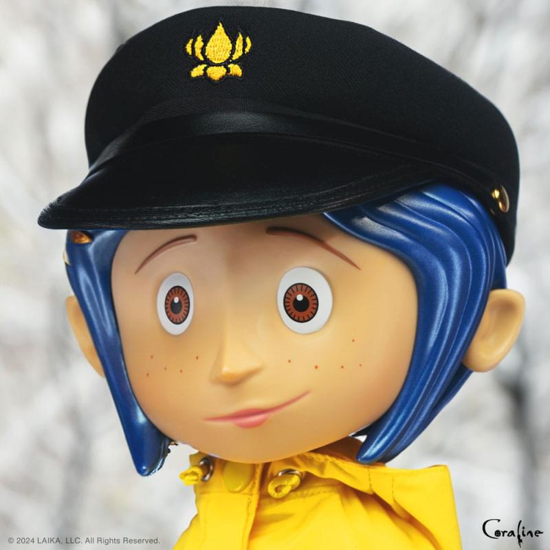 Coraline Supersize Vinyl Action Figure Coraline with Hat (Button Eyes) 40 cm