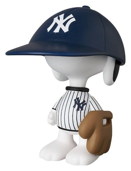 MLB × Peanuts UDF PVC Figure New York Yankees Snoopy 7 cm