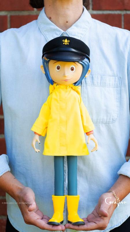 Coraline Supersize Vinyl Action Figure Coraline with Hat (Button Eyes) 40 cm