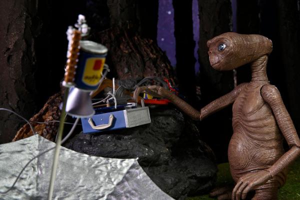 E.T. the Extra-Terrestrial: E.T. 11 cm Action Figure Ultimate Deluxe - Neca