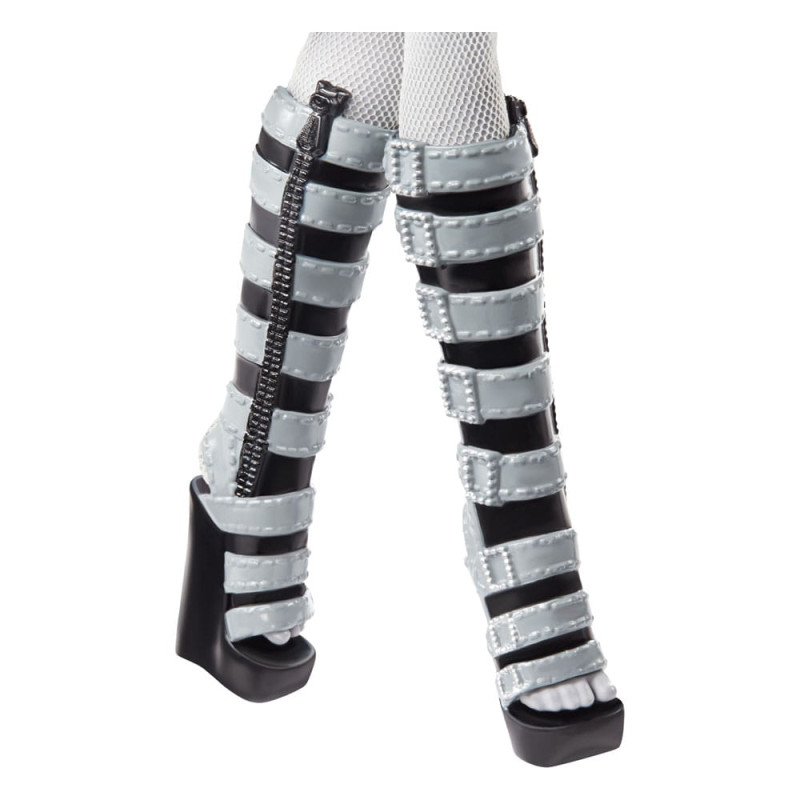 Monster High Reel Drama Doll Clawdeen Wolf in Black And White 3