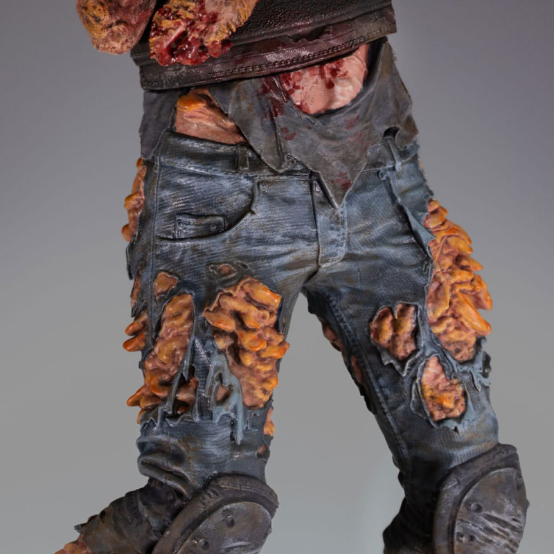 The Last of Us Part II PVC Statue Armored Clicker 22 cm 2