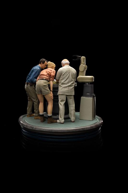 Jurassic Park: Dino Hatching 1/10 Scale Statue - Iron Studios