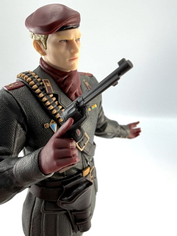 Metal Gear Solid: Snake Eater PVC Figure Ocelot 20 cm 2