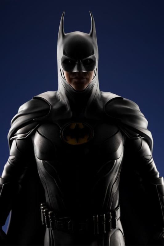 DC Comics The Flash Movie: Batman 1/6 ARTFX PVC Statue - Kotobukiya