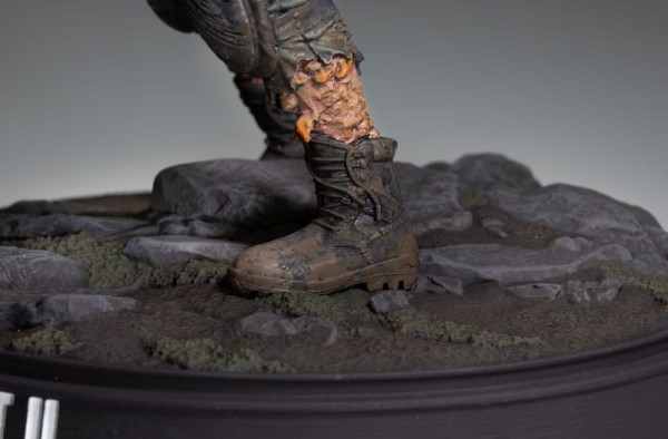 The Last of Us Part II PVC Statue Armored Clicker 22 cm 4