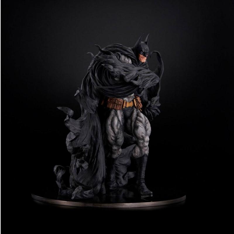 DC Comics: Batman Hard Black Ver. 35 cm Sofbinal Soft Vinyl Statue - Union Creative
