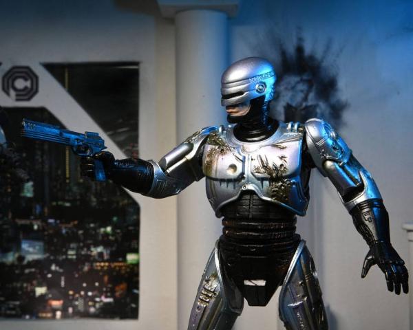 RoboCop: Battle Damaged RoboCop with Chair 18 cm Action Figure Ultimate - Neca