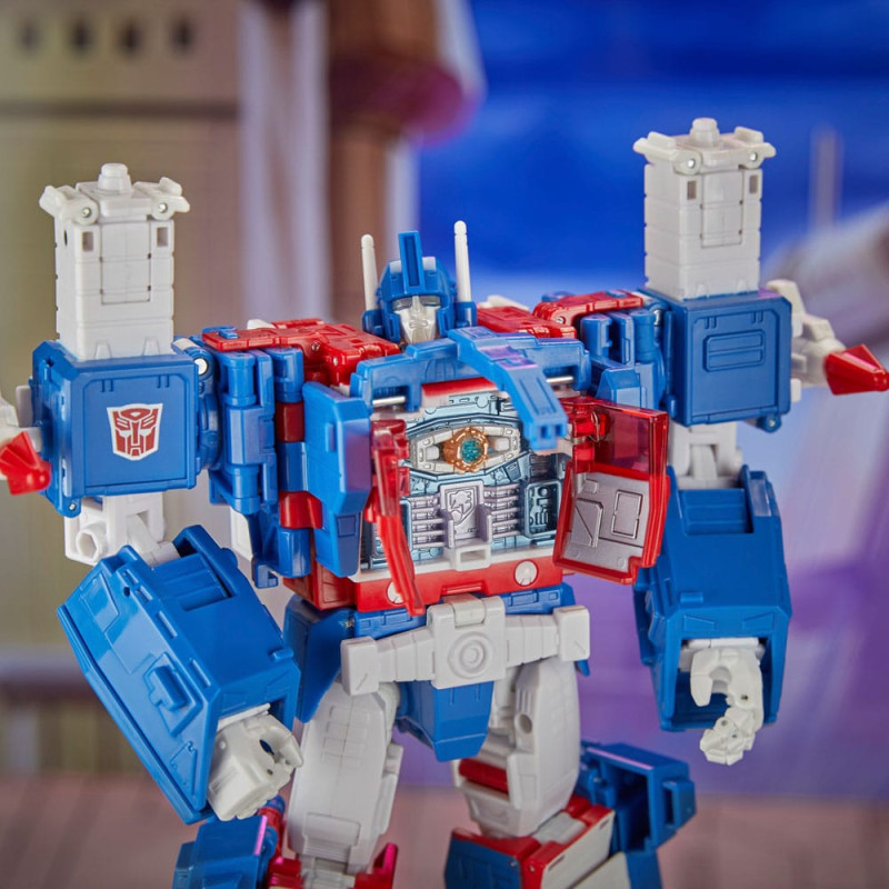The Transformers: The Movie Generations Studio Series Commander Class Action Figure 86-21 Ultra Magn 8