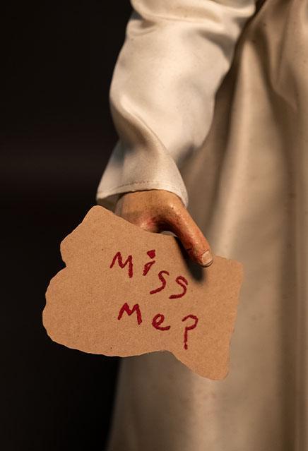 The Conjuring: Annabelle Doll - Prop Replica 1/1 - Trick Or Treat Studios 4