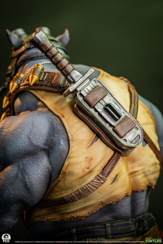 Teenage Mutant Ninja Turtles Legends Statue 1/3 Rocksteady 69 cm 12