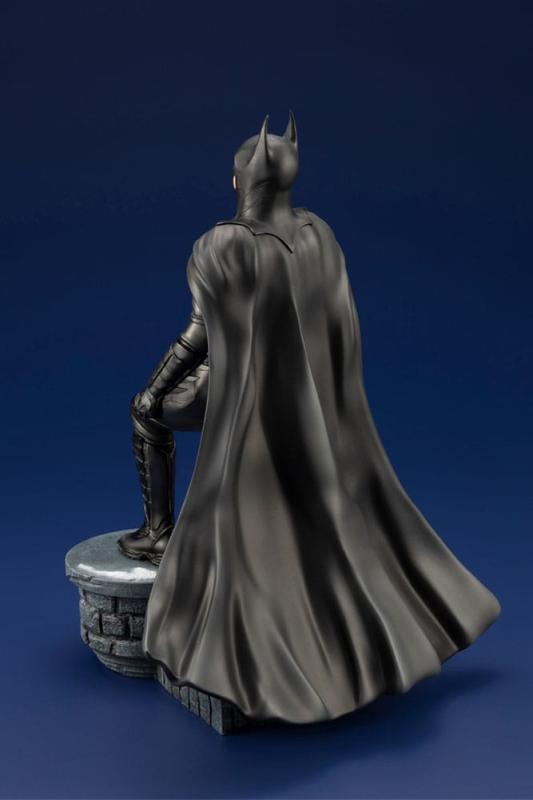 DC Comics The Flash Movie: Batman 1/6 ARTFX PVC Statue - Kotobukiya