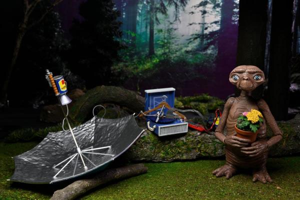 E.T. the Extra-Terrestrial: E.T. 11 cm Action Figure Ultimate Deluxe - Neca