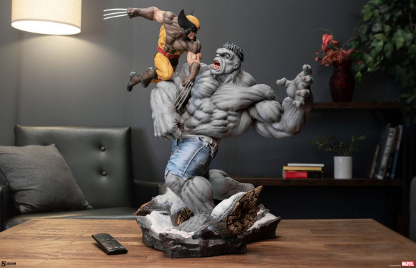 Marvel Statue Grey Hulk vs Wolverine 58 cm 1