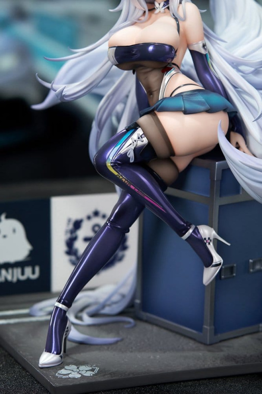 Azur Lane PVC Figure 1/7 Shinano Moonlit Chrome Ver. Acrylic Special Edition w/Display 25 cm 7