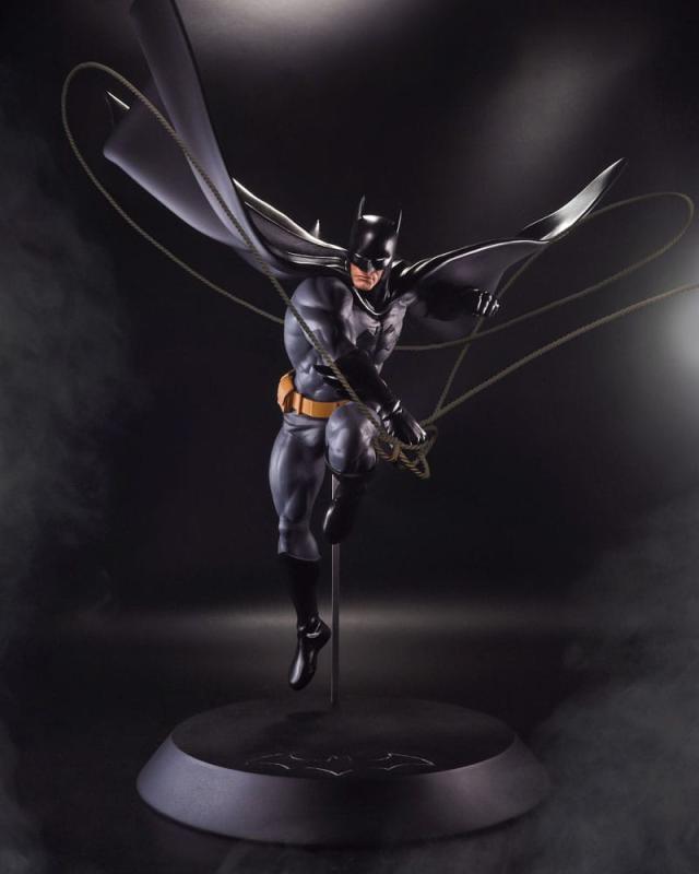 DC Direct Resin Statue DC Designer Series Batman (by Dan Mora) 40 cm