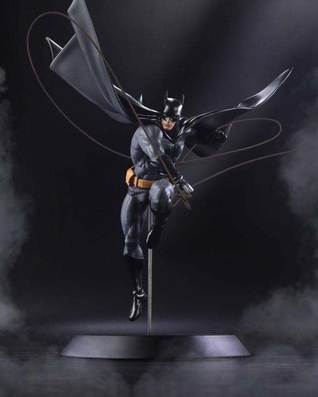 DC Direct Resin Statue DC Designer Series Batman (by Dan Mora) 40 cm