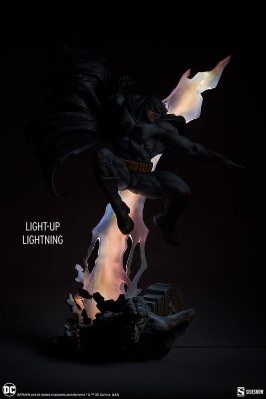 DC Comics Premium Format Statue Batman: The Dark Knight Returns 80 cm 3