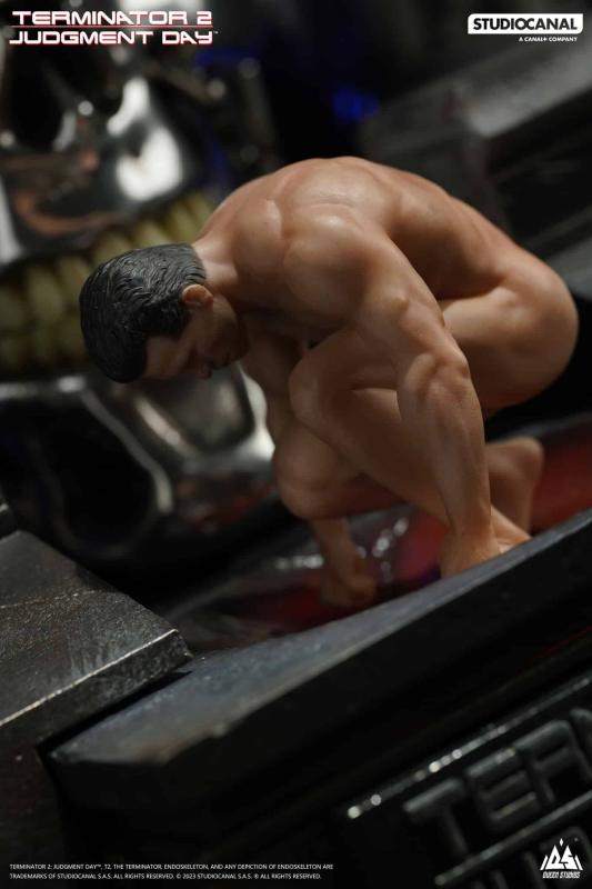 Terminator 2: T-800 Bust 1:1 Queen Studios 8