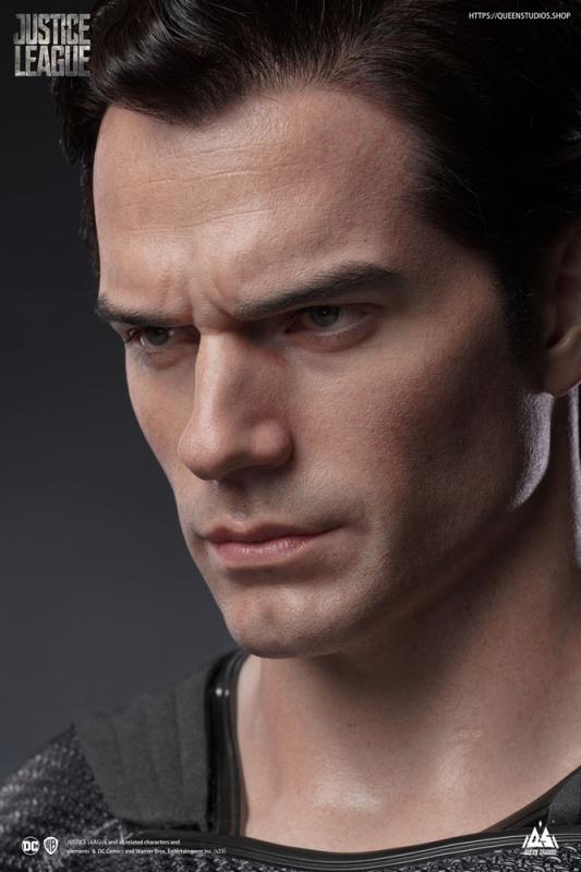 Superman: Superman Black Ver. 1/1 Bust - Queen Studios