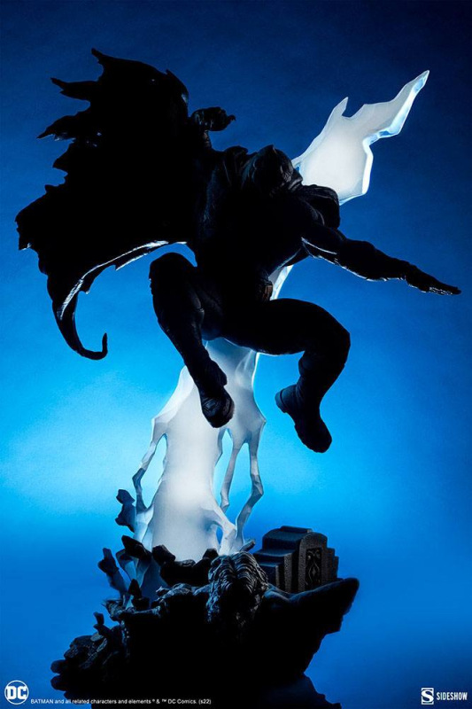 DC Comics Premium Format Statue Batman: The Dark Knight Returns 80 cm 1