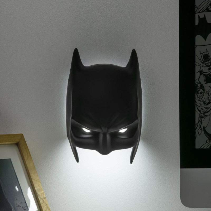 DC Comics 3D LED Light Batman Mask 1
