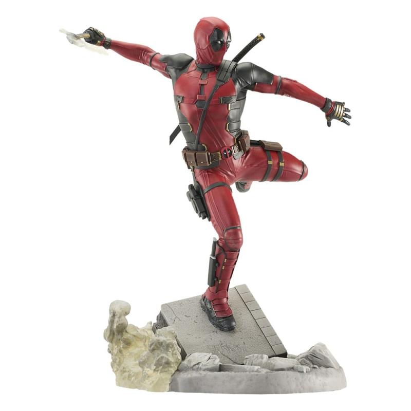 Deadpool & Wolverine Gallery PVC Statue Deadpool 25 cm 1